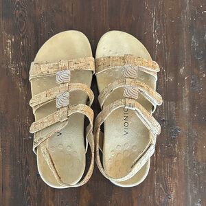 Vionic Amber Sandals 8